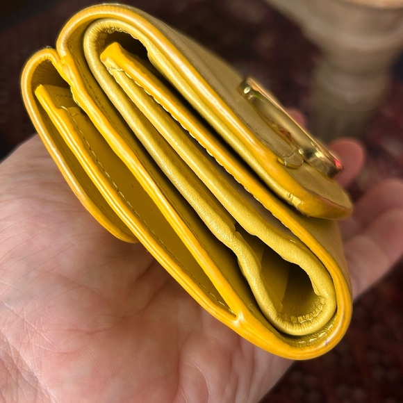 Chloe trifold Yellow Wallet with Gold C Logo - Picture 8 of 9